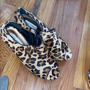 Steve Madden leopard booties